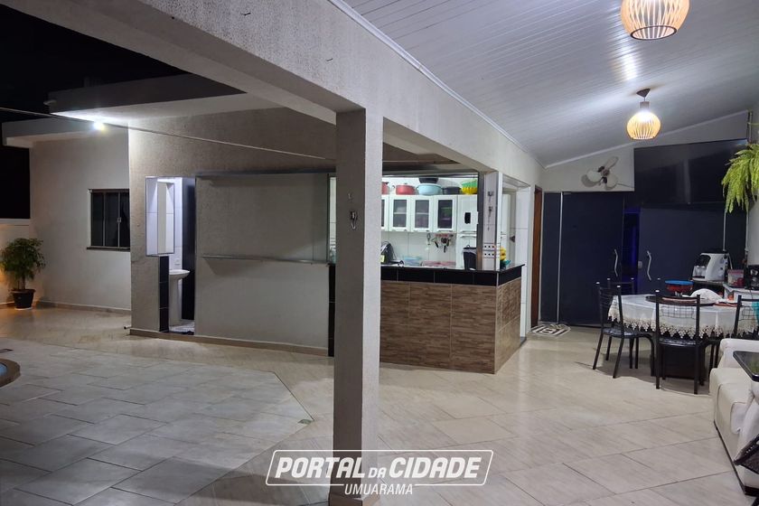 Sobrado &agrave; venda - 310m&sup2; - PRA&Ccedil;A CENTRAL DOURADINA PR