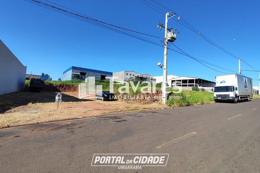 Terreno &agrave; venda - 615m&sup2; - Jardim Santiago