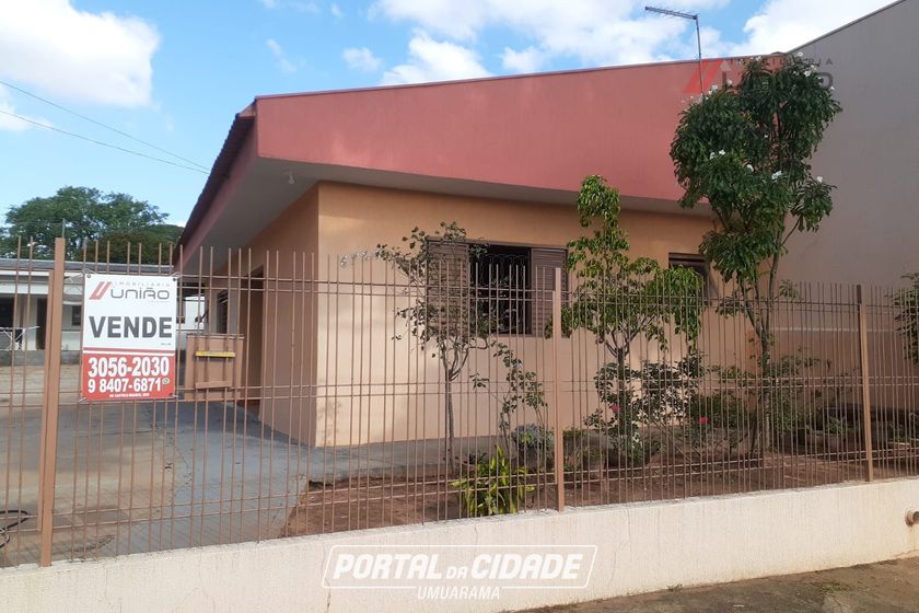 Casa &agrave; venda - 525m&sup2; - Jardim Tropical