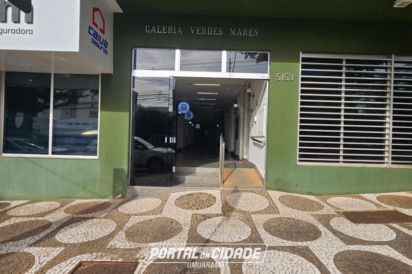 Sal&atilde;o Comercial &agrave; venda - Zona I