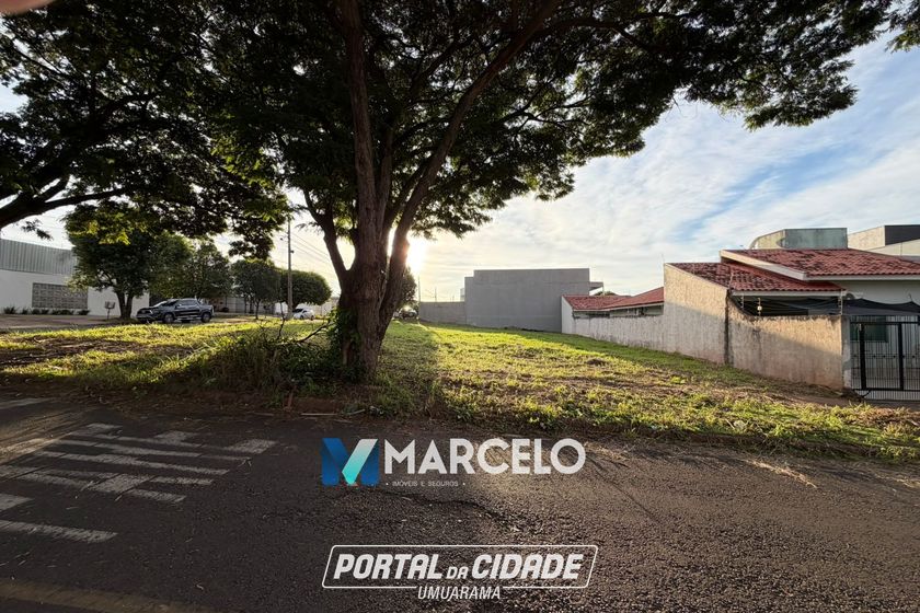 Terreno &agrave; venda - 648m&sup2; - Zona VII