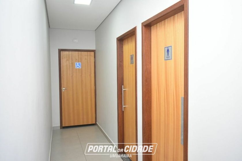 Ch&aacute;cara &agrave; venda - 10000m&sup2; - .