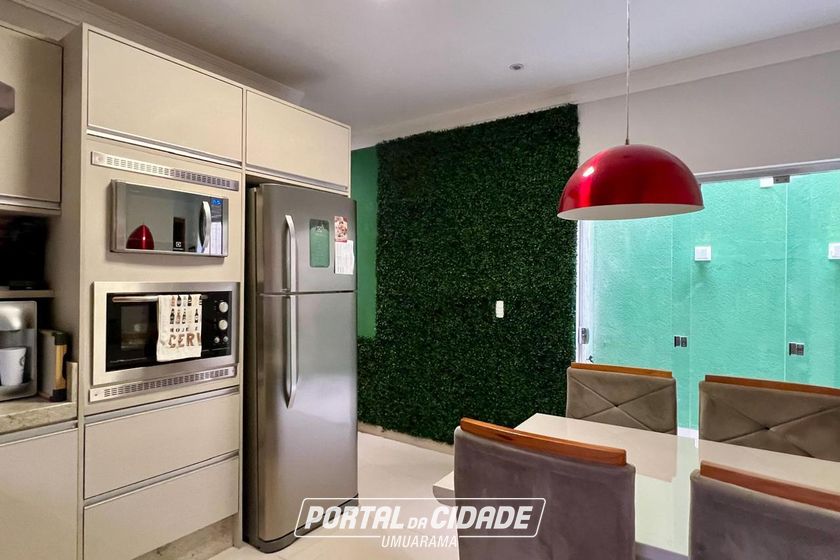 Casa &agrave; venda - Centro