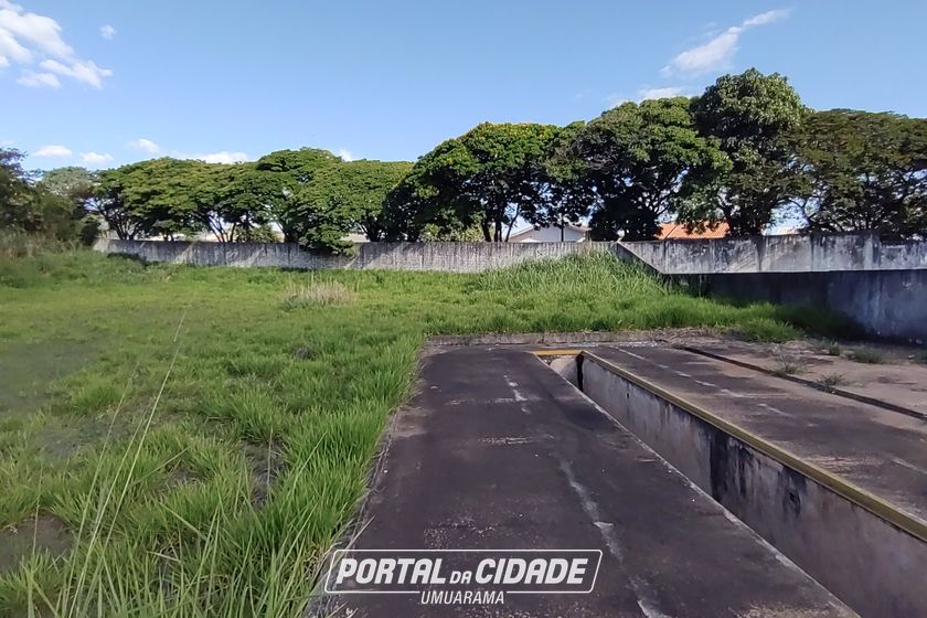 Sal&atilde;o Comercial para alugar - 940m&sup2; - Zona I-a