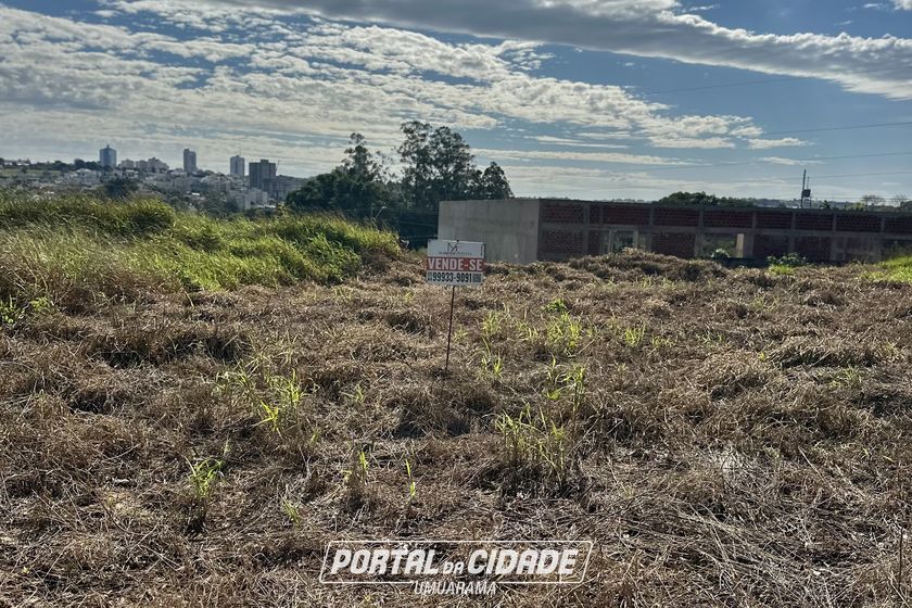 Terreno &agrave; venda - 376m&sup2; - Parque Firenze