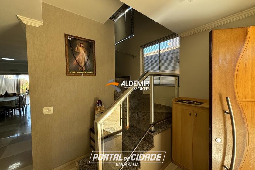 Sobrado &agrave; venda - 198m&sup2; - Zona 5