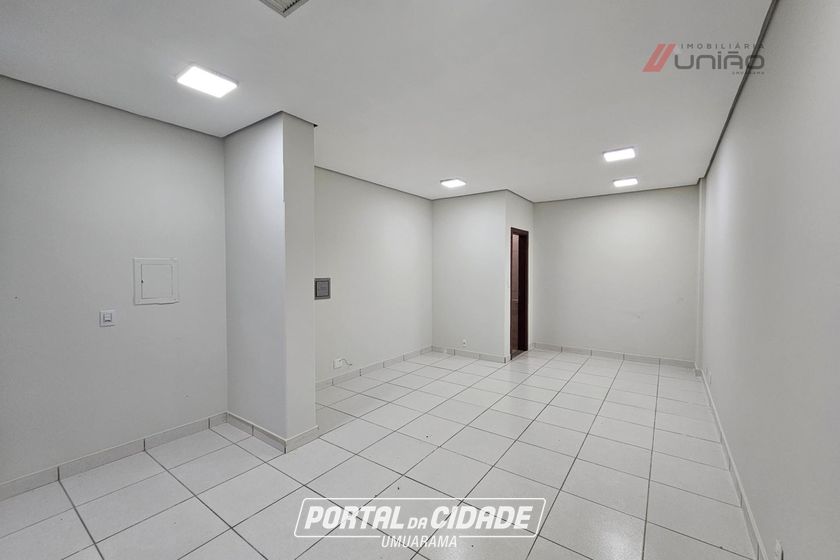 Sal&atilde;o Comercial &agrave; venda - Zona I