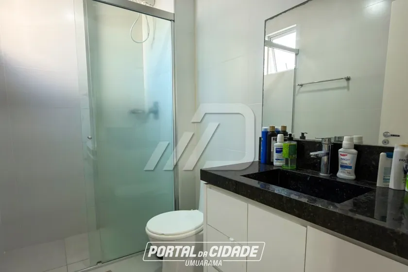 Apartamento &agrave; venda - 120m&sup2; - Meia Praia