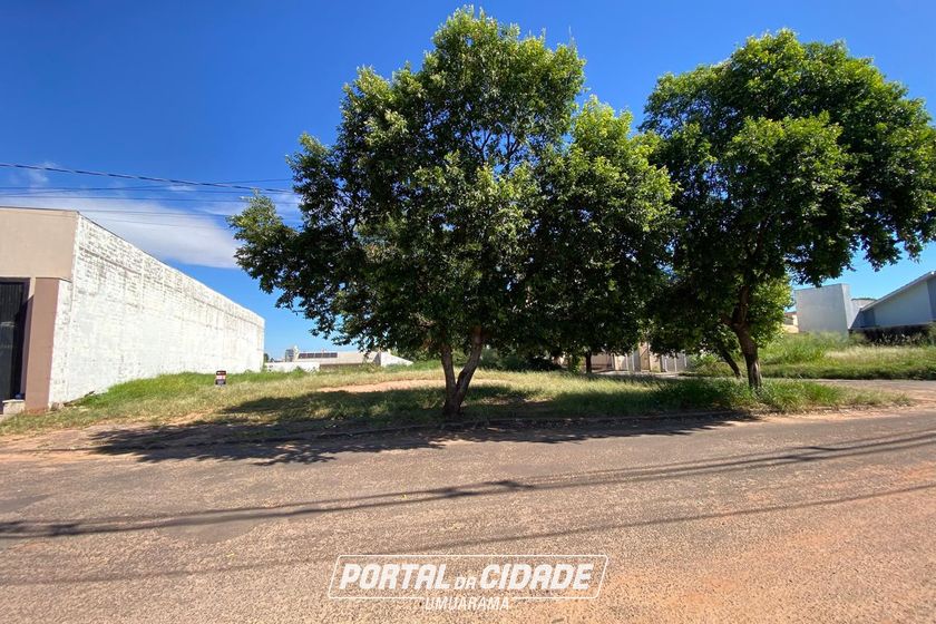 Terreno &agrave; venda - 411m&sup2; - Alto da Paran&aacute;