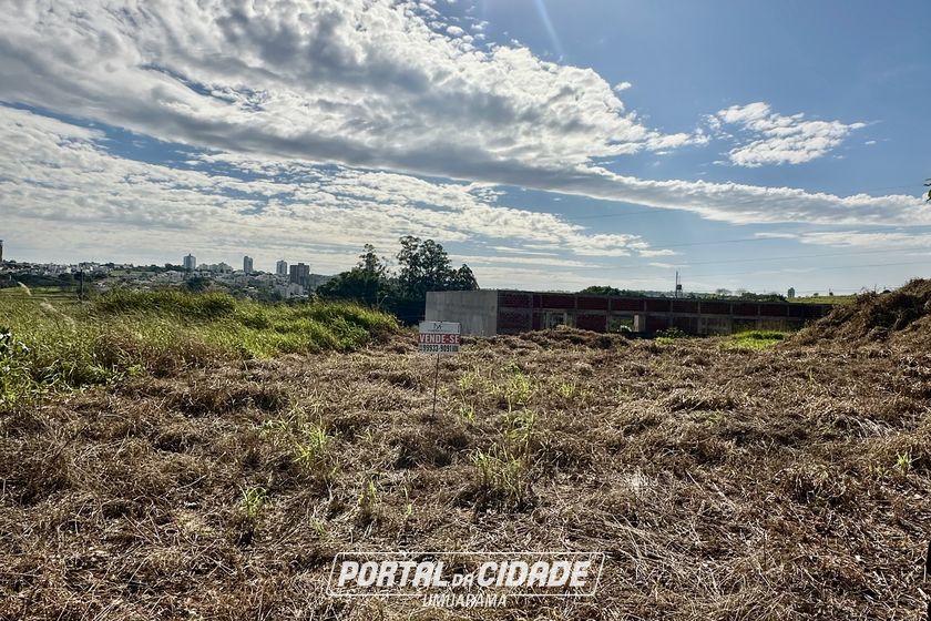 Terreno &agrave; venda - 376m&sup2; - Parque Firenze