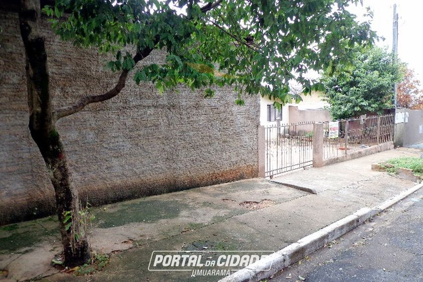 Casa &agrave; venda - 90m&sup2; - CONJUNTO RESIDENCIAL C&Oacute;RREGO LONGE