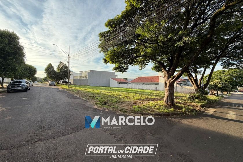 Terreno &agrave; venda - 648m&sup2; - Zona VII