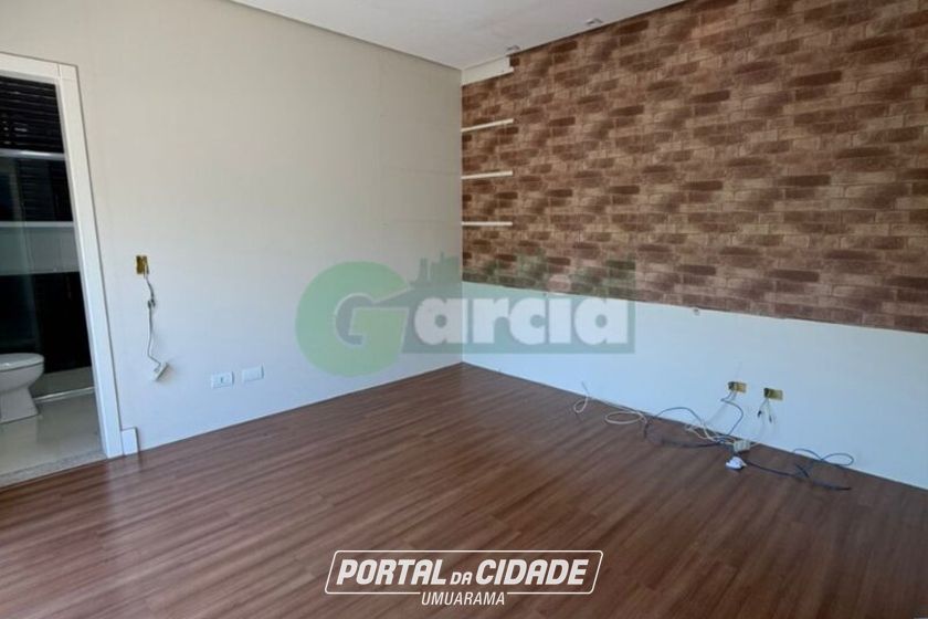Casa &agrave; venda - 242m&sup2; - ZONA II