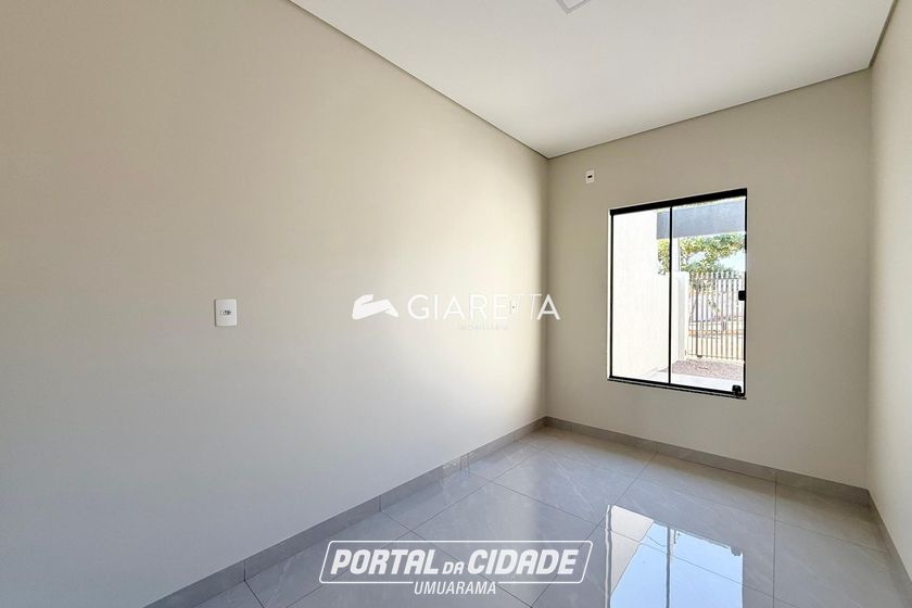 Casa &agrave; venda - 49m&sup2; - JARDIM PINHEIRINHO