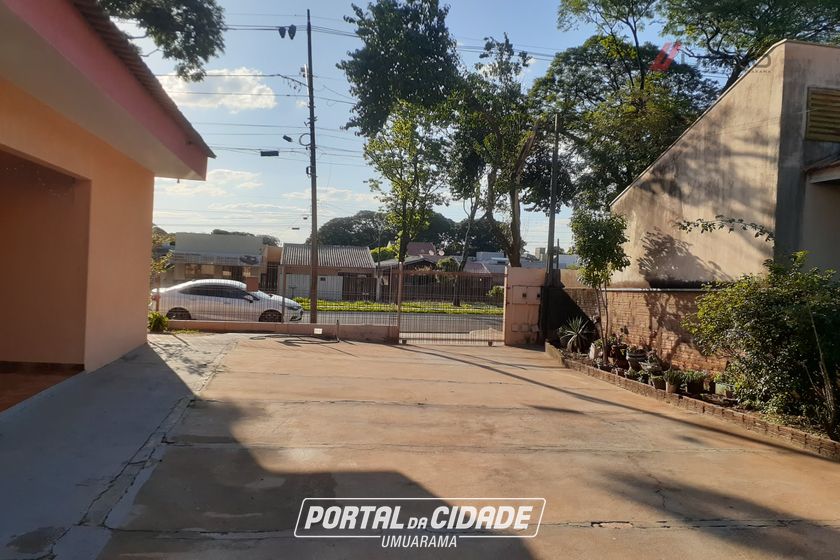 Casa &agrave; venda - 525m&sup2; - Jardim Tropical