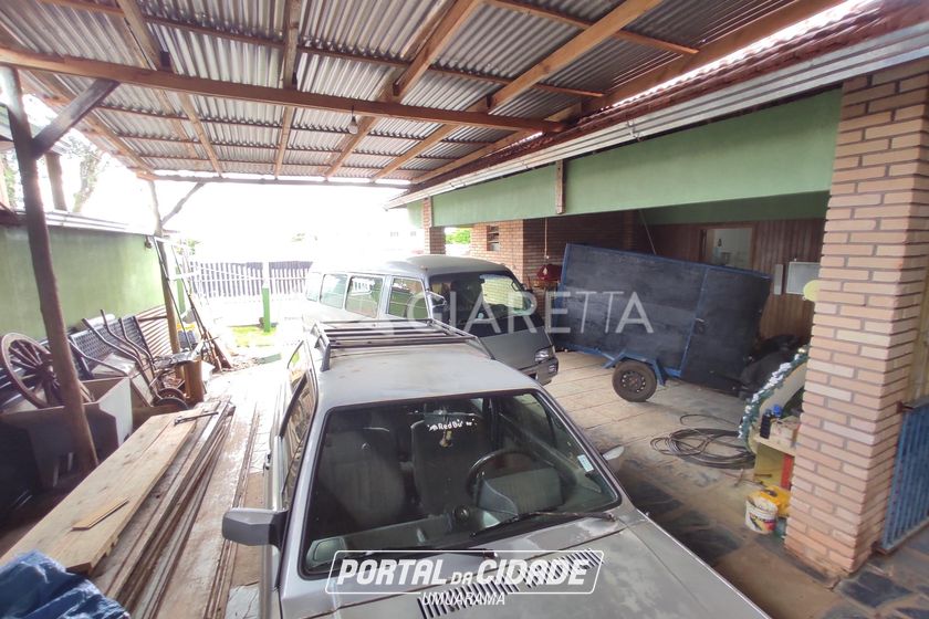 Terreno &agrave; venda - 250m&sup2; - CENTRO