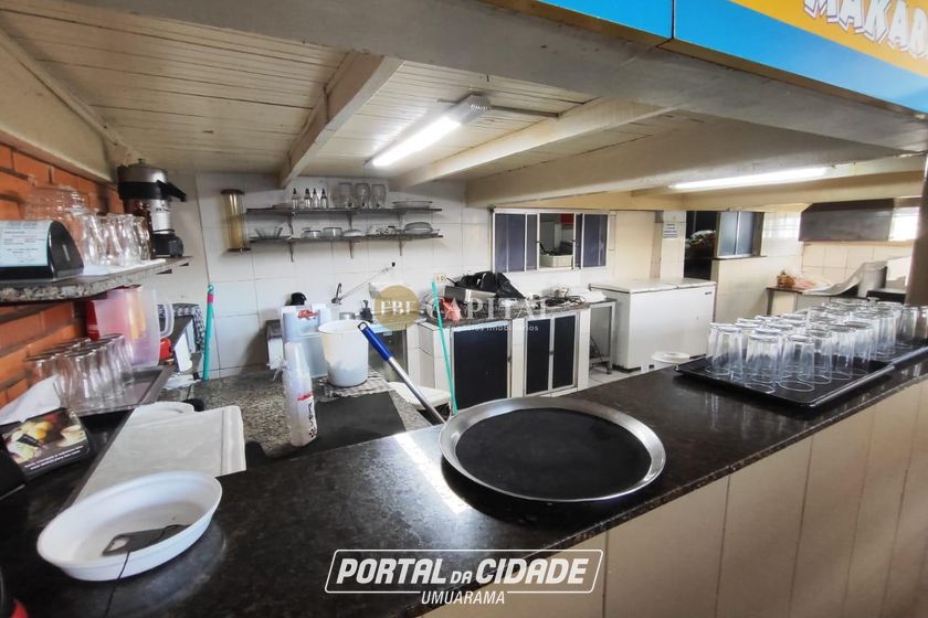 Sala Comercial &agrave; venda - 200m&sup2; - Centro