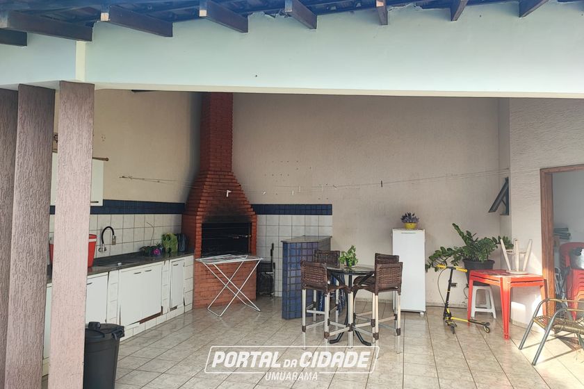 Sobrado &agrave; venda - 232m&sup2; - Zona II