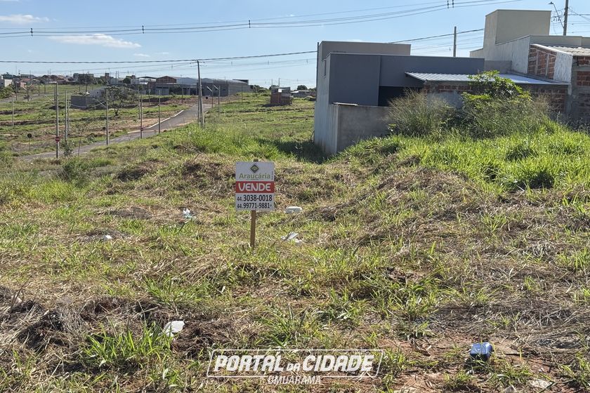Terreno &agrave; venda - 135m&sup2; - Bela Casa