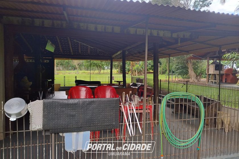 Ch&aacute;cara &agrave; venda - 6400m&sup2; - FUNDOS DO JARDIM PAC&Iacute;FICO