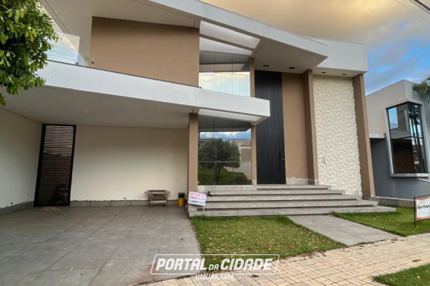 Casa &agrave; venda - 410m&sup2; - Condom&iacute;nio Royal Garden