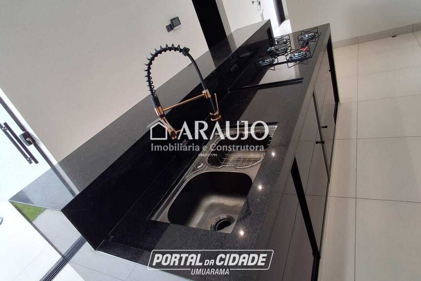 Casa &agrave; venda - 128m&sup2; - Jardim Cima