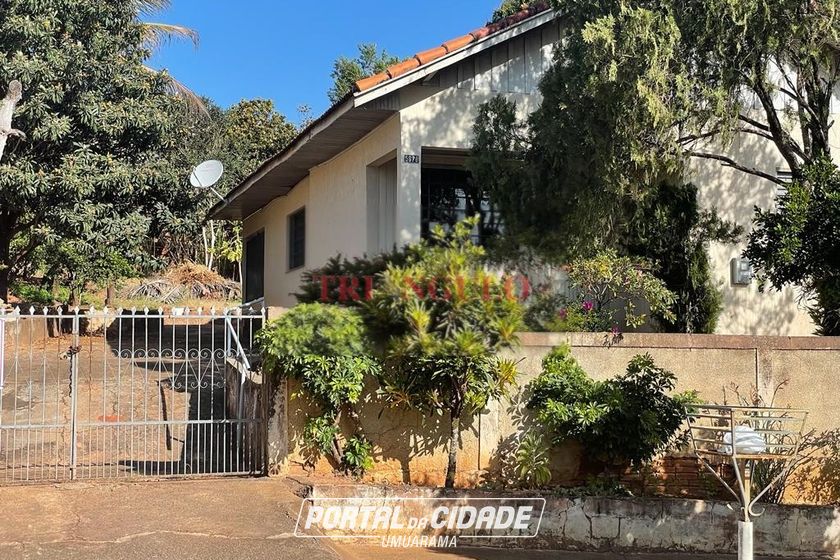 Casa &agrave; venda - 75m&sup2; - ZONA V