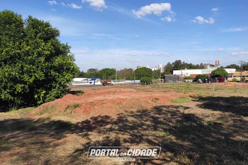 Terreno para alugar - 2350m&sup2; - Em frente a Guarda Mirim