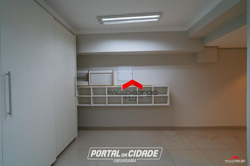 Sala Comercial &agrave; venda - 241m&sup2; - Zona I