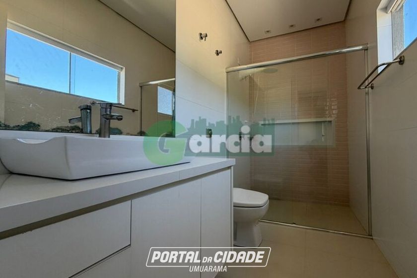 Casa &agrave; venda - 242m&sup2; - ZONA II