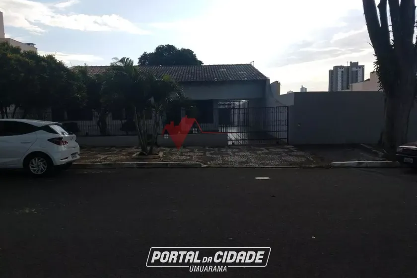 Casa &agrave; venda - ZONA I