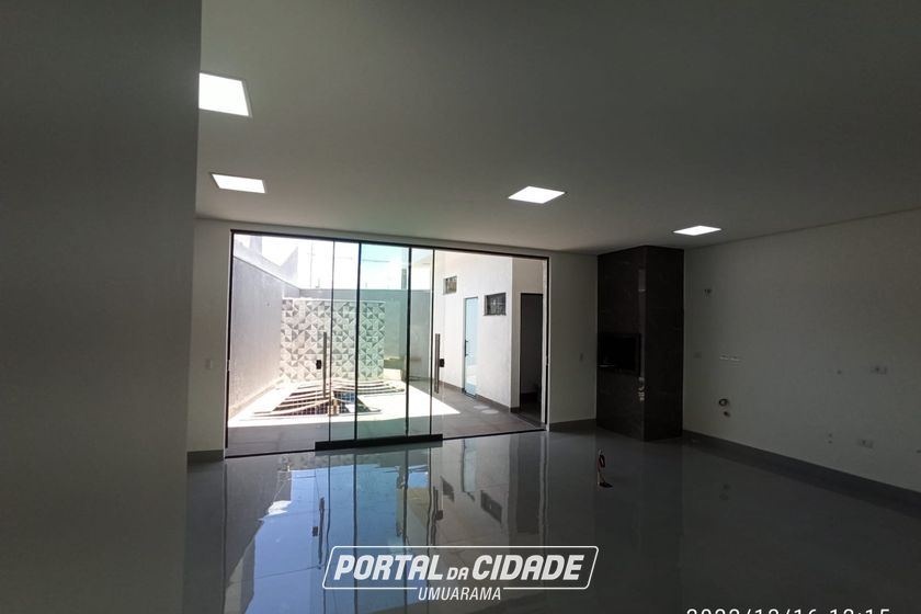 Sobrado &agrave; venda - 200m&sup2; - Jardim Tropical