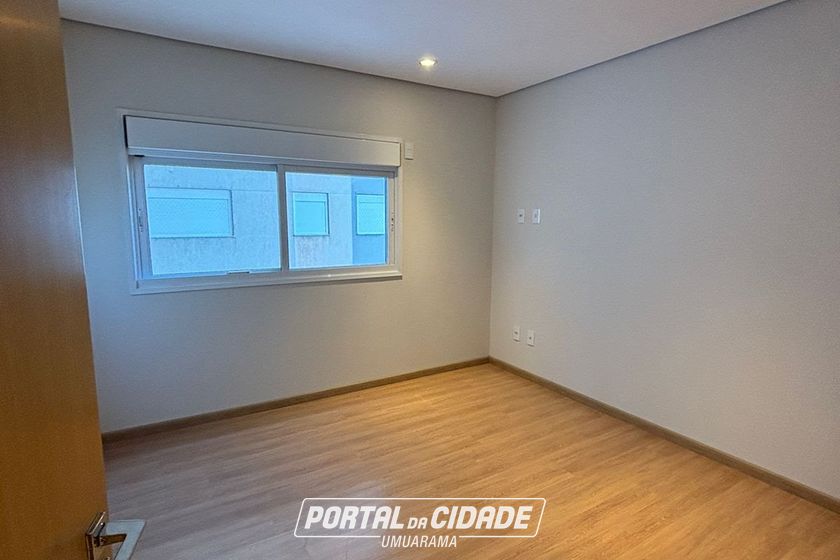 Apartamento para alugar - 180m&sup2; - Zona III