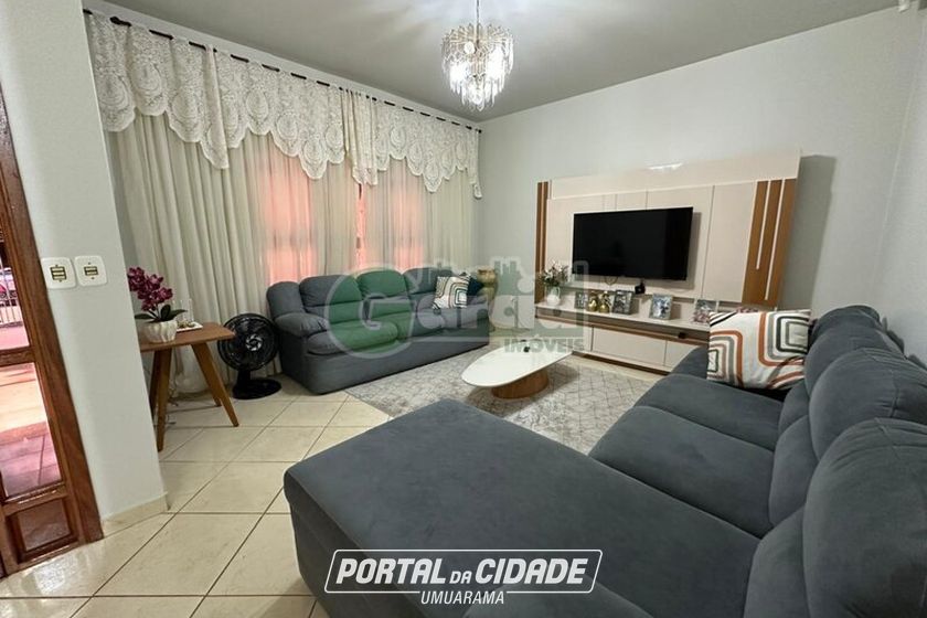 Casa &agrave; venda - 300m&sup2; - Parque San Remo I