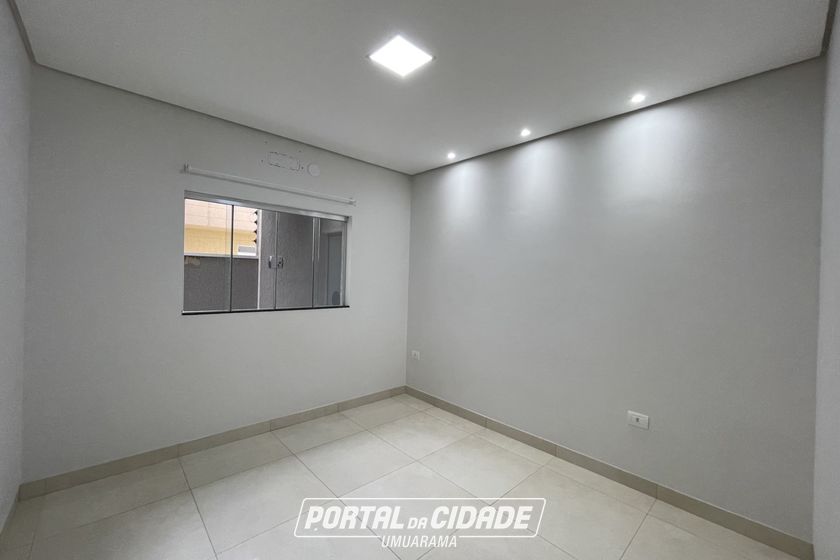 Casa para alugar - 252m&sup2; - ZONA VII
