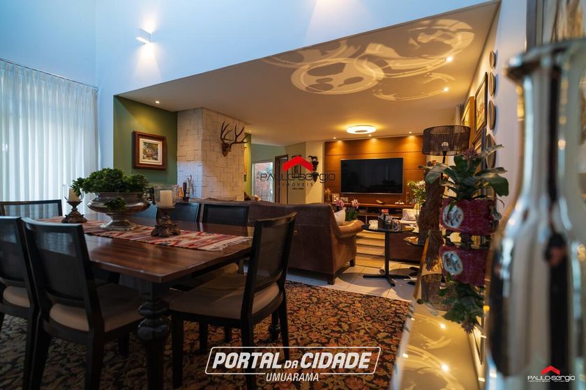 Sobrado &agrave; venda - 305m&sup2; - Zona VII