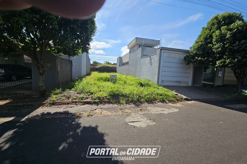 Terreno &agrave; venda - 140m&sup2; - Jardim Ibirapuera