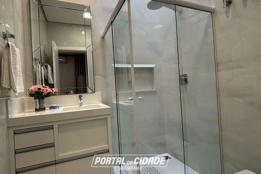 Casa &agrave; venda - 230m&sup2; - Conjunto Residencial Portal das &Aacute;guas