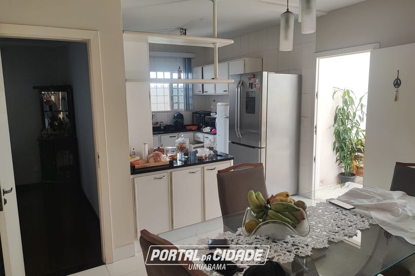 Sobrado &agrave; venda - 365m&sup2; - Zona II