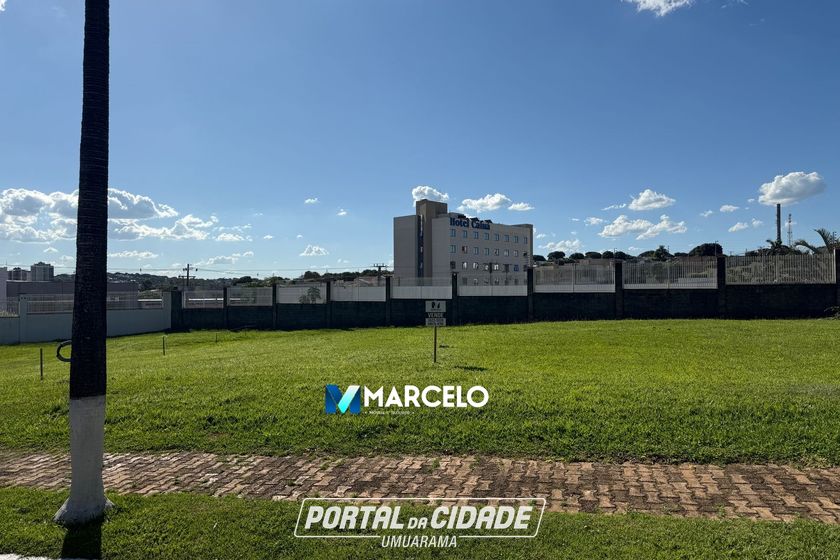 Terreno &agrave; venda - 610m&sup2; - Zona III