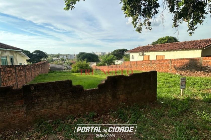 Terreno &agrave; venda - 525m&sup2; - ZONA IV