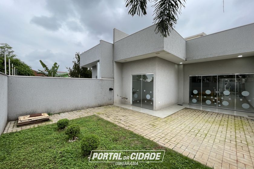 Casa para alugar - 252m&sup2; - ZONA VII