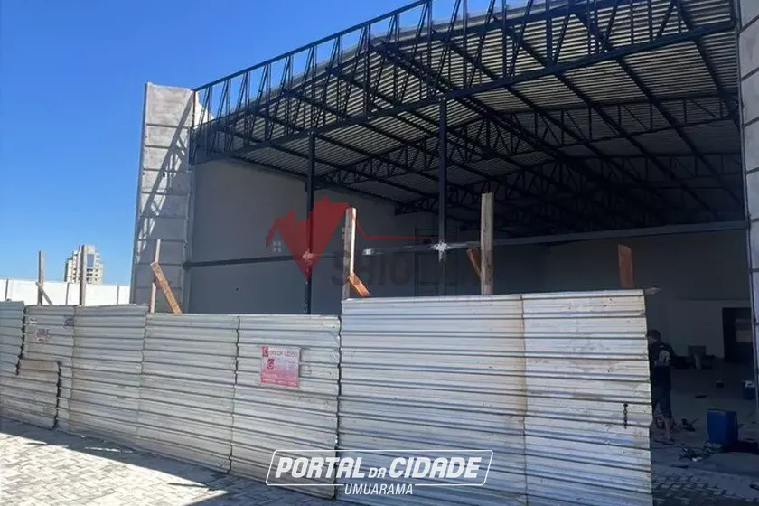 Sal&atilde;o Comercial para alugar - Zona III