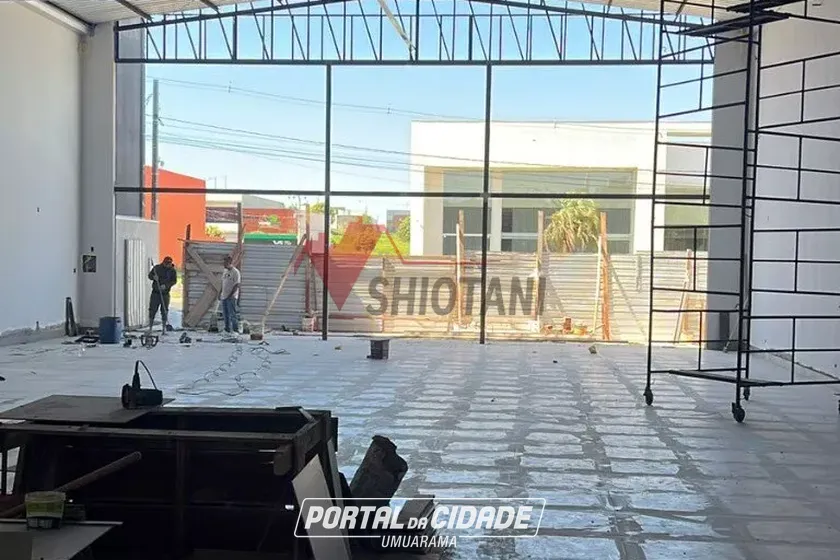 Sal&atilde;o Comercial para alugar - Zona III