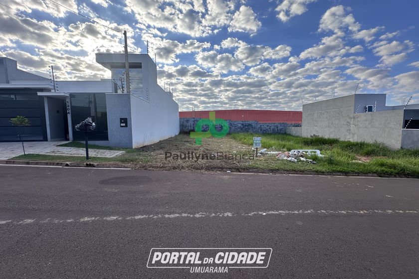Terreno &agrave; venda - 182m&sup2; - Portugu&ecirc;s