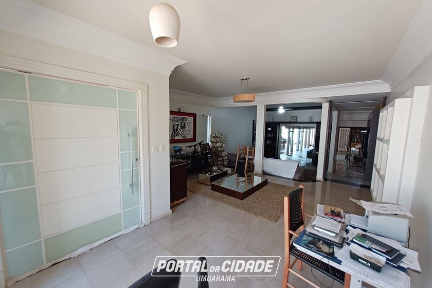 Casa &agrave; venda - 420m&sup2; - Zona I
