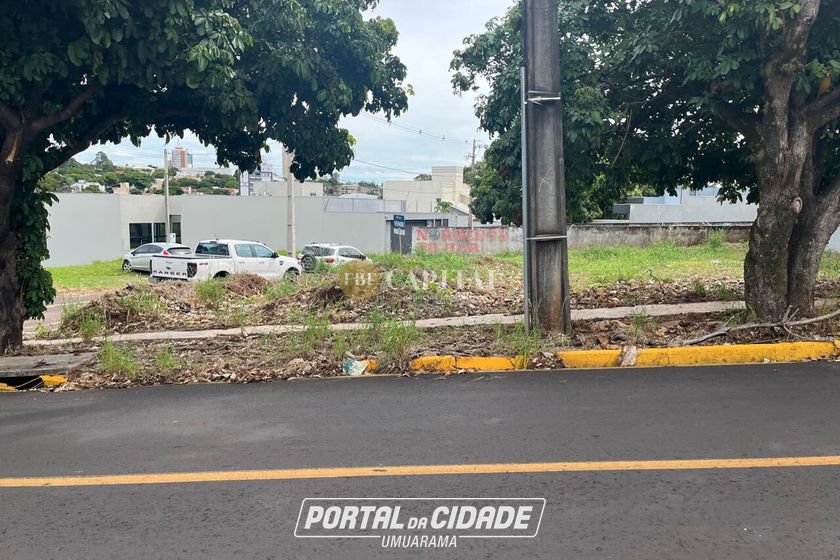 Terreno &agrave; venda - 204m&sup2; - Parque Alphaville