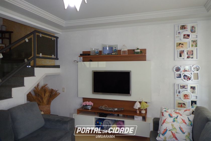 Sobrado &agrave; venda - 247m&sup2; - Zona 2