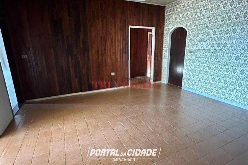Casa &agrave; venda - 319m&sup2; - ZONA II