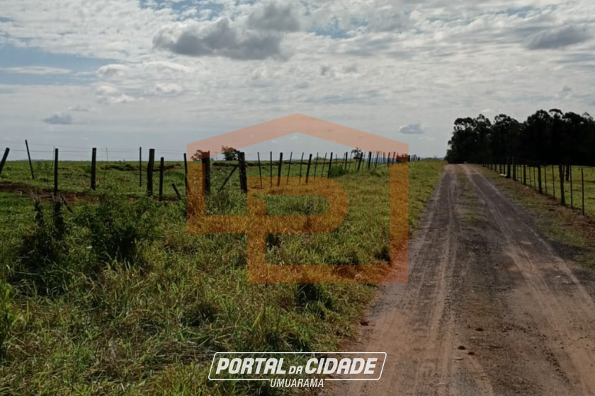 Ch&aacute;cara &agrave; venda - 20000m&sup2; - Zona Rural